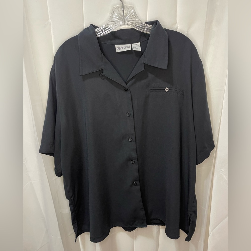 Apparenza 20W short sleeve button up top